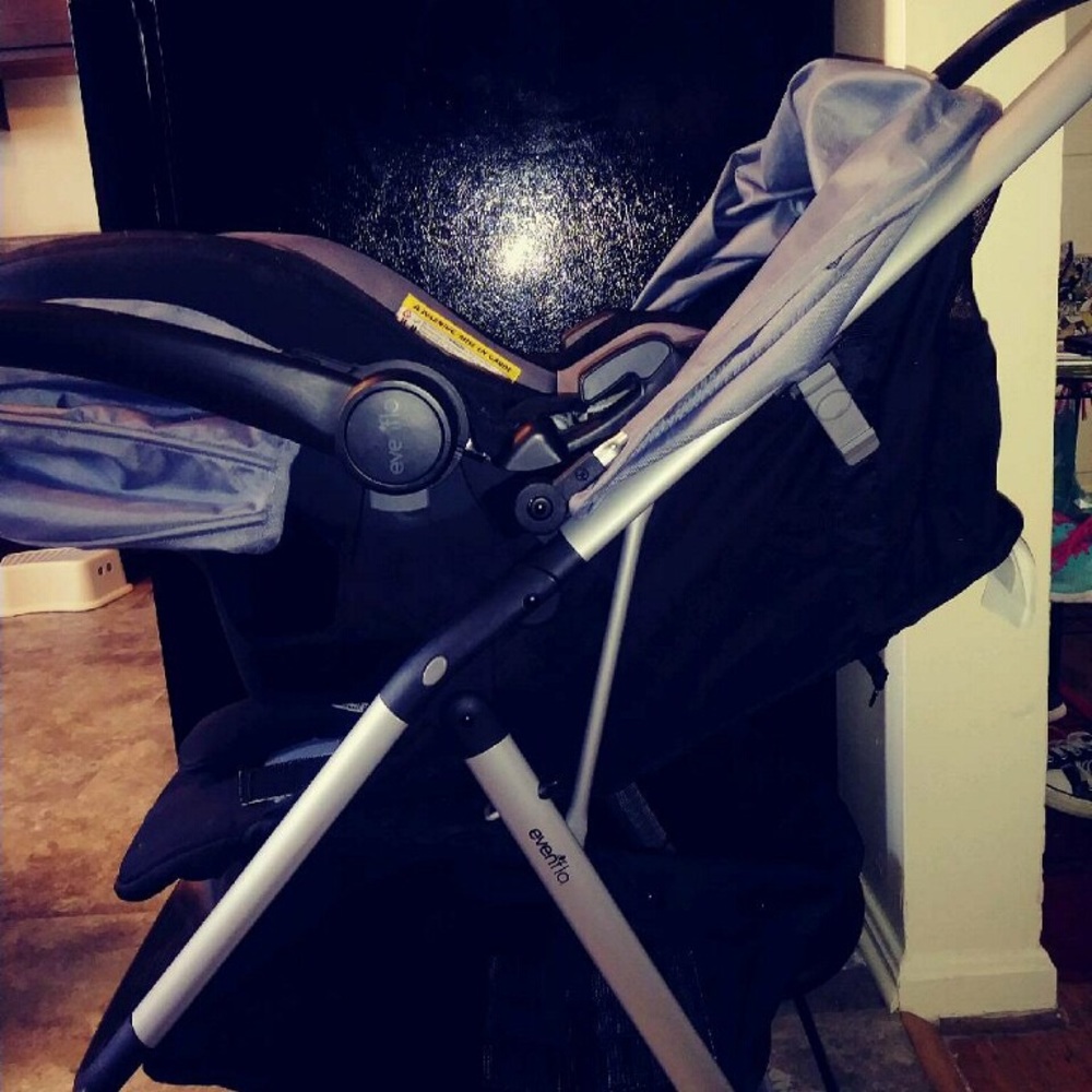 Baby stroller - Picture 2 of 4